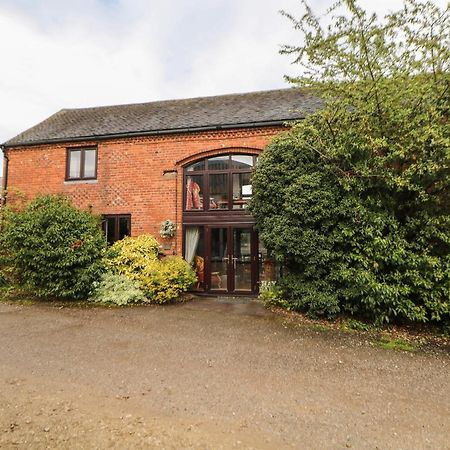 The Haybarn Villa Lichfield Exterior photo